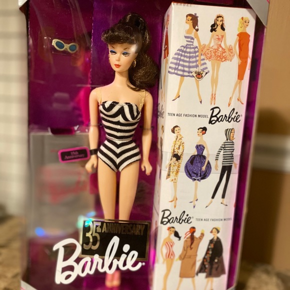35th Anniversary Barbie New in Box - Picture 2 of 5